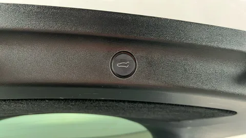 TESLA MODEL Y RWD Auto