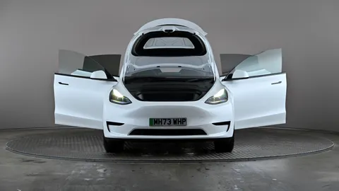 TESLA MODEL Y RWD Auto