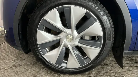 TESLA MODEL Y Long Range AWD Auto