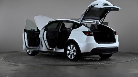 TESLA MODEL Y RWD Auto