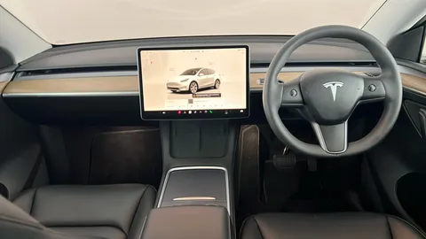 TESLA MODEL Y RWD Auto