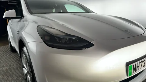 TESLA MODEL Y RWD Auto
