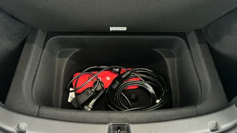 TESLA MODEL Y RWD Auto