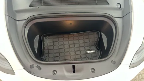 TESLA MODEL Y RWD Auto