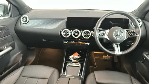 MERCEDES-BENZ EQA EQA 250+ 140kW Sport Executive 70.5kWh Auto