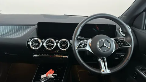 MERCEDES-BENZ EQA EQA 250+ 140kW Sport Executive 70.5kWh Auto