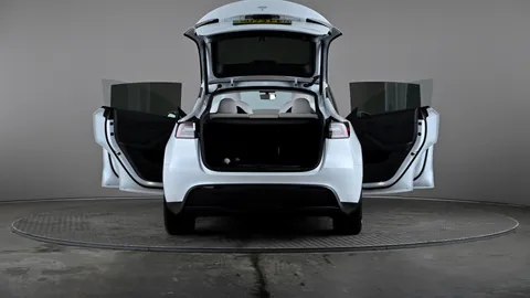 TESLA MODEL Y Long Range AWD Auto