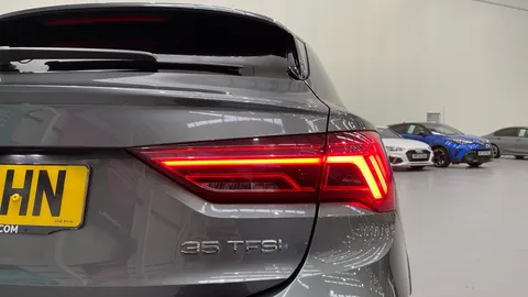 AUDI Q3 35 TFSI Edition 1 S Tronic [C+S Pack]