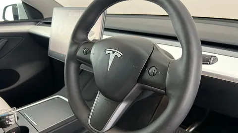 TESLA MODEL Y Long Range AWD Auto