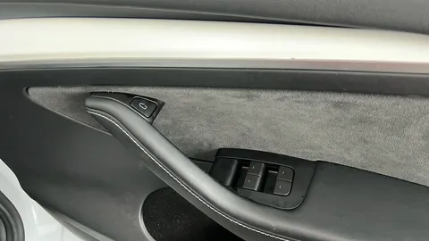 TESLA MODEL Y Long Range AWD Auto