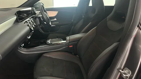 MERCEDES-BENZ CLA CLA 200 AMG Line Premium Tip Auto