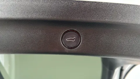 TESLA MODEL Y Long Range AWD Auto