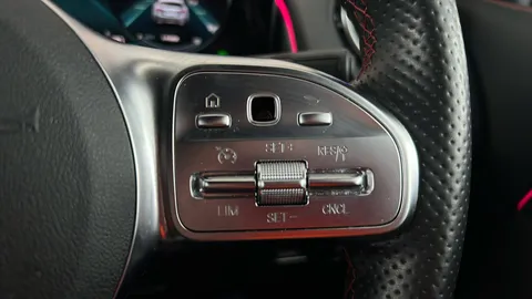 MERCEDES-BENZ EQB EQB 350 4Matic 215kW AMG Line 66.5kWh Auto