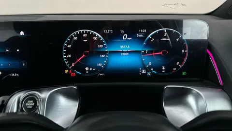 MERCEDES-BENZ GLB GLB 200d AMG Line Premium 8G-Tronic