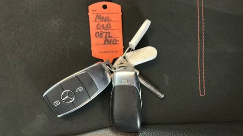 MERCEDES-BENZ GLB GLB 200 AMG Line Premium Plus 7G-Tronic