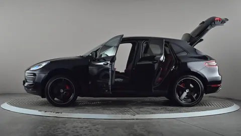 PORSCHE MACAN Turbo PDK