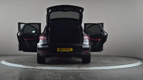 PORSCHE MACAN Turbo PDK