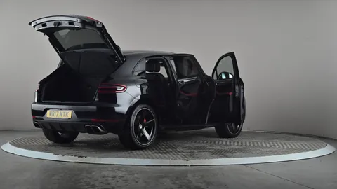 PORSCHE MACAN Turbo PDK
