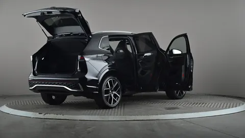 VOLKSWAGEN TIGUAN 1.5 eTSI 150 R-Line DSG