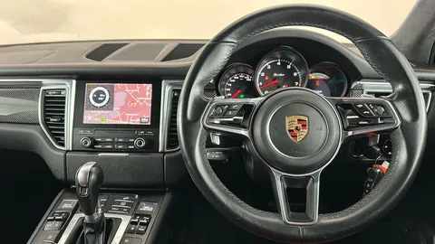PORSCHE MACAN Turbo PDK