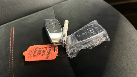 MERCEDES-BENZ EQB EQB 300 4M 168kW AMG Line Executive 70.5kWh At