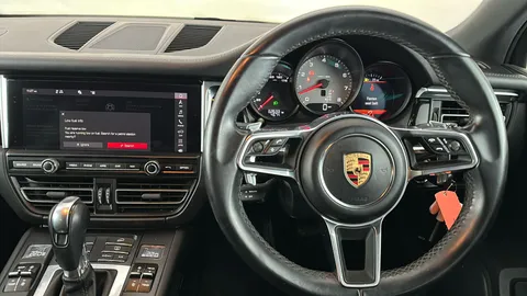 PORSCHE MACAN S PDK