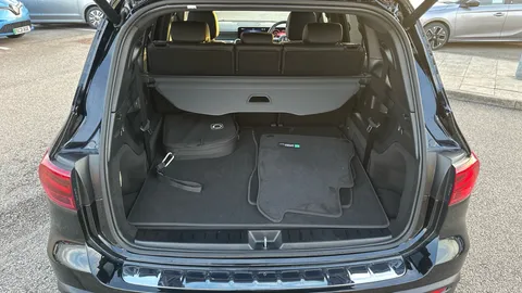 MERCEDES-BENZ EQB EQB 300 4M 168kW AMG Line Executive 70.5kWh At