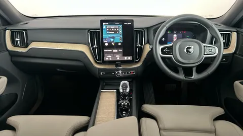 VOLVO XC60 2.0 T6 [350] PHEV Plus Dark AWD Geartronic