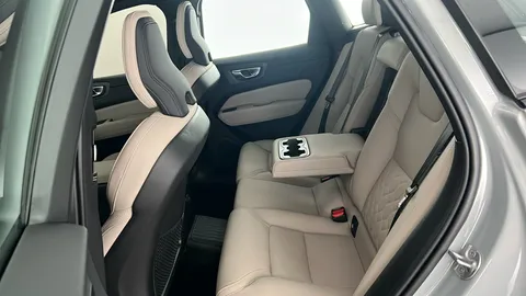 VOLVO XC60 2.0 T6 [350] PHEV Plus Dark AWD Geartronic