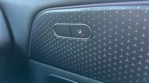 MERCEDES-BENZ EQB EQB 300 4M 168kW AMG Line Executive 70.5kWh At