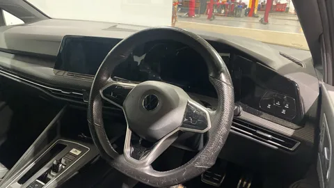 VOLKSWAGEN GOLF 1.5 eTSI 150 R-Line DSG