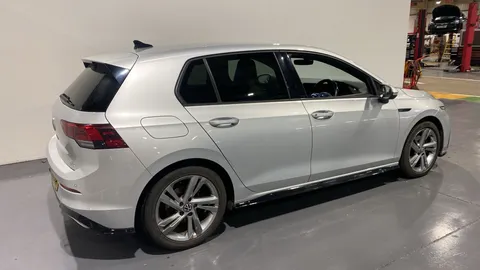 VOLKSWAGEN GOLF 1.5 eTSI 150 R-Line DSG