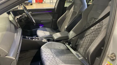 VOLKSWAGEN GOLF 1.5 eTSI 150 R-Line DSG