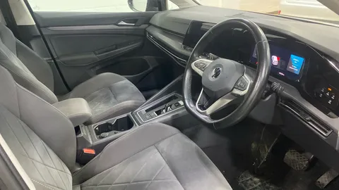 VOLKSWAGEN GOLF 1.5 eTSI Style DSG