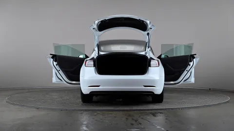 TESLA MODEL 3 RWD Auto