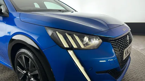 PEUGEOT 208 1.2 PureTech 100 GT