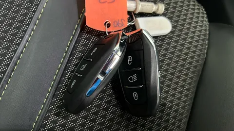 PEUGEOT 208 1.2 PureTech 100 GT