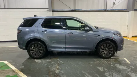 LAND ROVER DISCOVERY SPORT 2.0 D180 R-Dynamic SE Auto