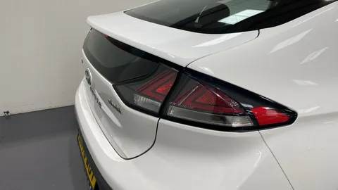 HYUNDAI IONIQ 100kW Premium 38kWh Auto