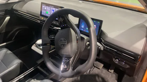 MG MOTOR UK MG4 180kW Trophy EV Extended Range 77kWh Auto