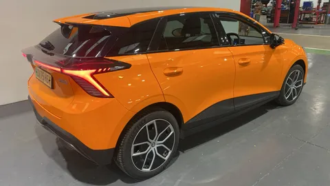 MG MOTOR UK MG4 180kW Trophy EV Extended Range 77kWh Auto