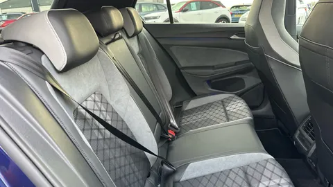 VOLKSWAGEN GOLF 1.5 eTSI 150 R-Line DSG