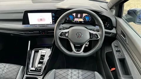 VOLKSWAGEN GOLF 1.5 eTSI 150 R-Line DSG