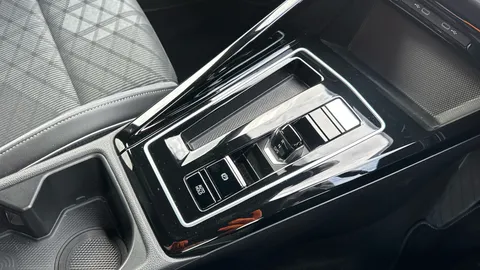 VOLKSWAGEN GOLF 1.5 eTSI 150 R-Line DSG