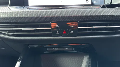 VOLKSWAGEN GOLF 1.5 eTSI 150 R-Line DSG