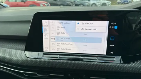 VOLKSWAGEN GOLF 1.5 eTSI 150 R-Line DSG