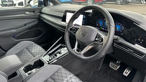 VOLKSWAGEN GOLF 1.5 eTSI 150 R-Line DSG