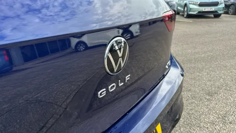 VOLKSWAGEN GOLF 1.5 eTSI 150 R-Line DSG