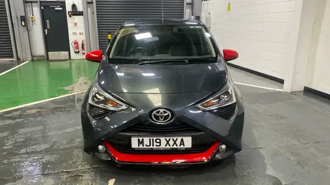 TOYOTA AYGO 1.0 VVT-i X-Trend