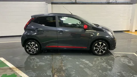 TOYOTA AYGO 1.0 VVT-i X-Trend